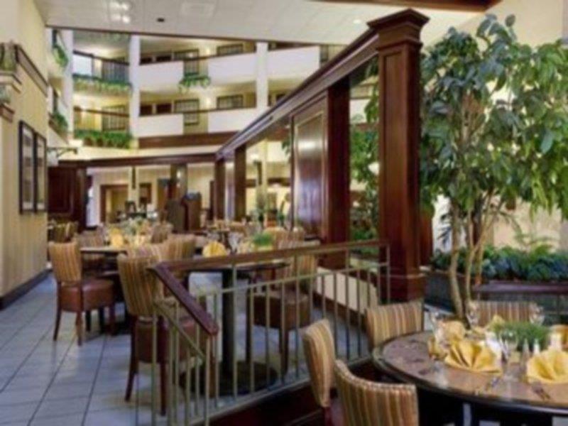 Sonesta Suites Dallas Park Central Ресторан фото